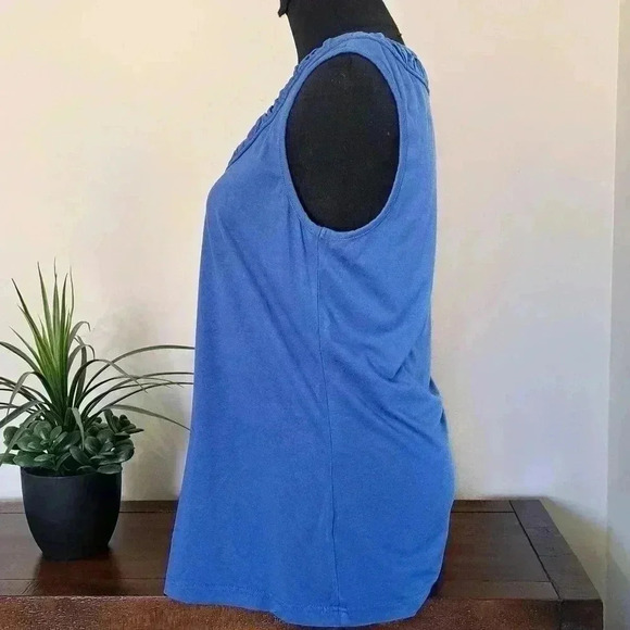 Reitmans Royal Blue Scoop Neck Tank Top Size Medium - Picture 2 of 11